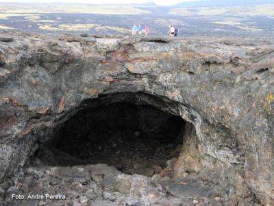 Caverna-criada-pela-lava_400x300